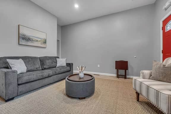 First-Floor 3BR, No Stairs Inside | 2 Min to Cleveland Clinic - Image 5