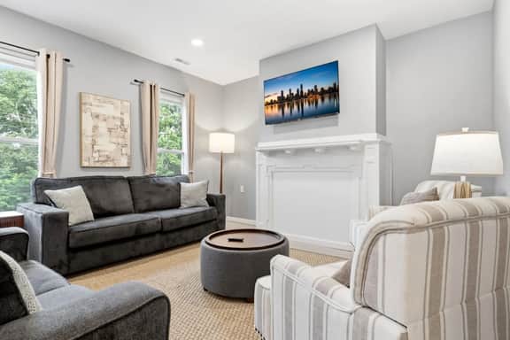 4BR + Recliner, Sleeps 10 | 2 Min to Cleveland Clinic, CLE - Image 2