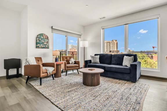 Bright & Airy 2BR | Cleveland Clinic