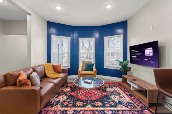 Central 3BR Apt | 3 Min to Cleveland Clinic