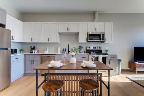 Designer 1 BDR | Cleveland Clinic | Free Garage