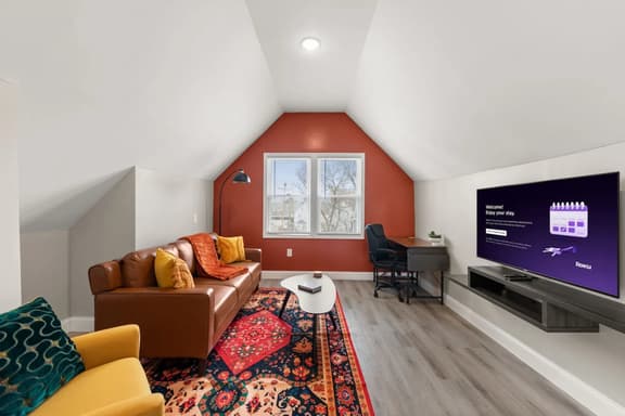 Luxury 3BR Apt Near Cleveland Clinic w/ Parking