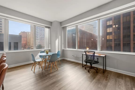 Luxury Apartment | Downtown | Free Parking