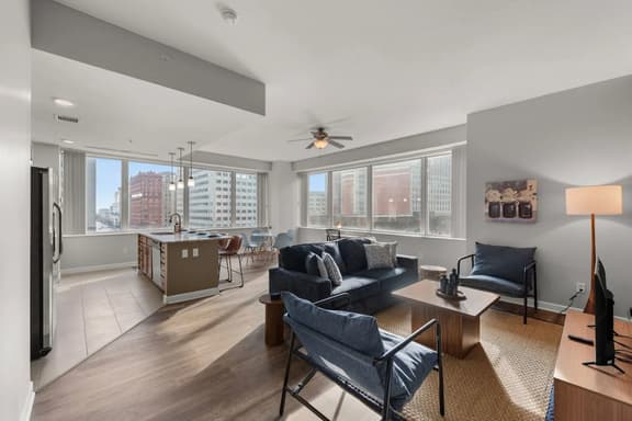 Luxury Apartment | Downtown | Free Parking