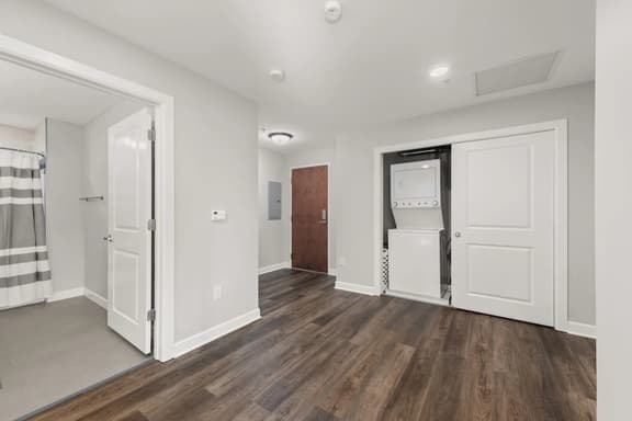 Luxury Apartment | Downtown | Free Parking