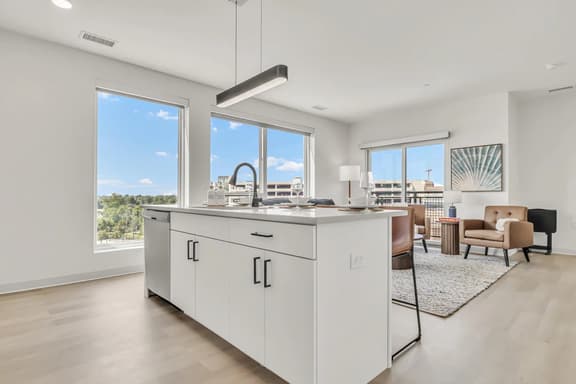 Peaceful & Relaxing 2BR | Cleveland Clinic