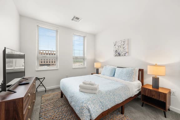 Prime Location 2BR  Apt Near Clinic & CWRU