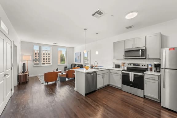 Furnished 2BR, University Circle | 2 Min to CWRU | Cleveland - Image 1