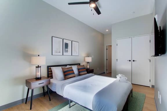 Spacious Studio | Cleveland Clinic | Free Garage
