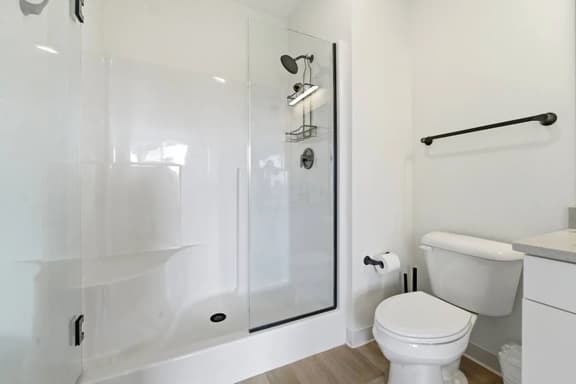 Charming & Airy Two Bedroom Two Bathroom