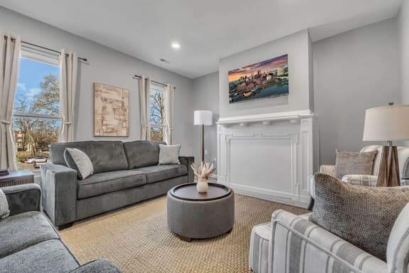 Cleveland Clinic | Recliner | Spacious | 4 Bedroom