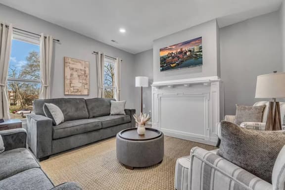 Cleveland Clinic | Recliner | Spacious | 4 Bedroom