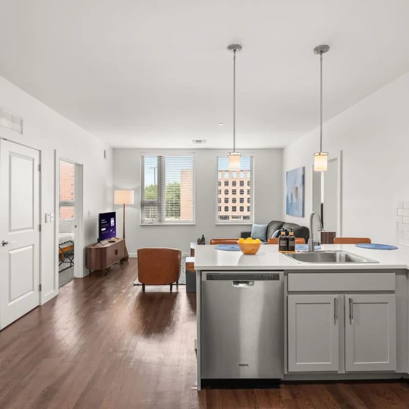 Prime Location 2BR  Apt Near Clinic & CWRU